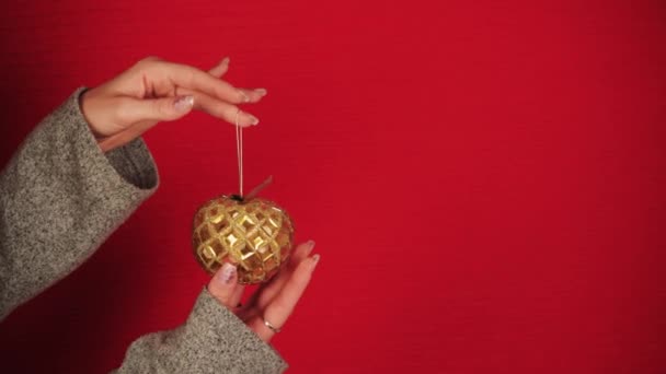 Une Boule Noël Dorée Est Comme Symbole Nouvelle Année Noël — Video