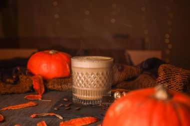 Mükemmel bir espresso tabanı, kremalı süt ve nefis bir kahve anı için kalın köpüklü kapuçino.