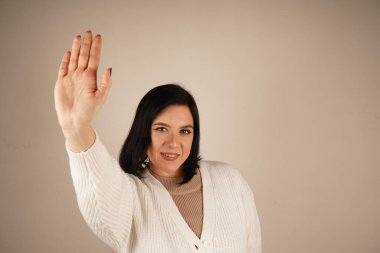 Dostça bir jest neşeli bir 