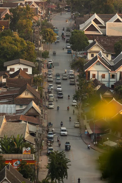 Луанг Банг Лаос Дек 2019 Одна Улица Движение Автомобилей Городе — стоковое фото