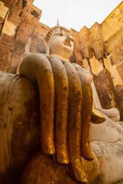 Oturan Buda heykeli, Tayland 'ın güneydoğu Asya bölgesindeki Wat Si Chum Tapınağı' nda sessizlik ve mistisizm atmosferiyle kaplandı.