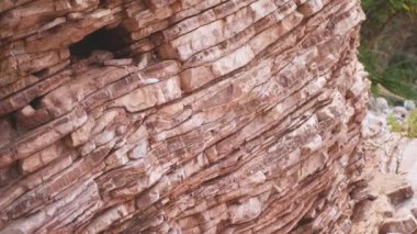 Kırmızı taştan yapılmış muhteşem bir kaya oluşumu. Yüksek kalite .