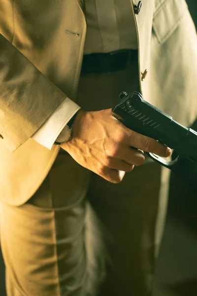 Мужчина Шпион Убийца Держит Пистолет Драматической Обложке Книги Цветное Фото — стоковое фото