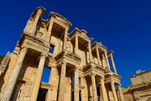 Die Bibliothek Von Celsus Ein Antikes Römisches Gebäude Der Archäologischen Stockfoto