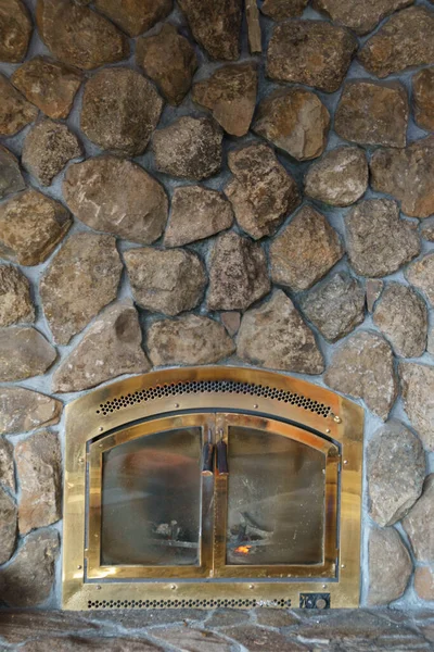 石垣真鍮暖炉 — ストック写真