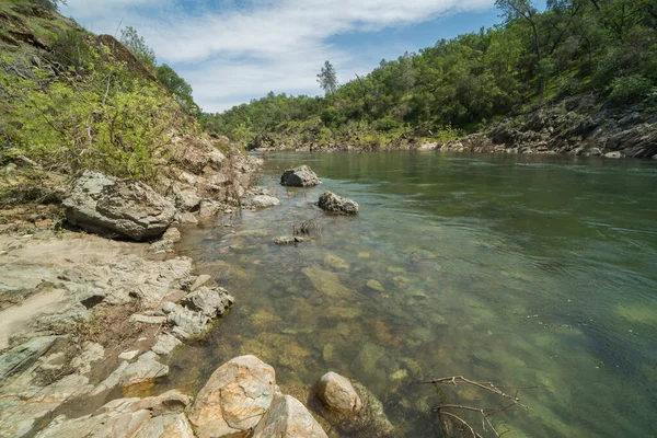 Arroyo Fluyendo Río Montaña — Foto de Stock