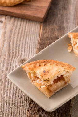 Küçük tatlı elmalı turta