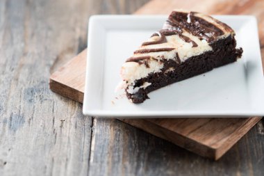 Çikolatalı girdaplı cheesecake