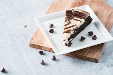 Çikolatalı girdaplı cheesecake