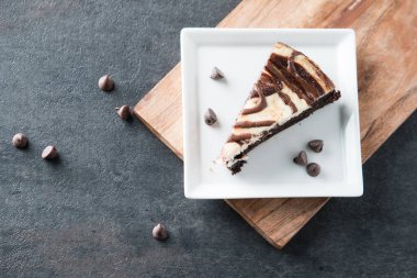 Çikolatalı girdaplı cheesecake