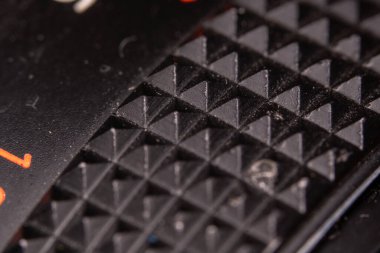 Siyah kamera objektifi çıkıntılar piramitler makroyu kapatır