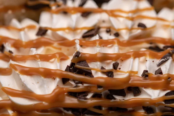 Egy Gyönyörű Tengeri Karamell Csokoládé Krémes Pite — Stock Fotó