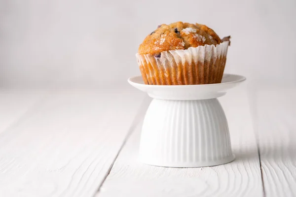 Blaubeer Muffins Mit Weißer Tischdekoration — Stockfoto