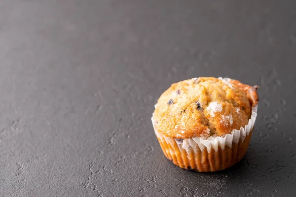 Blaubeer Muffins Mit Schwarzem Tischgedeck — Stockfoto