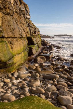 dalgalar, dalgalar, kayalar, kayalar, kayalıklar, plaj, manzara, manzara, kıyı şeridi, deniz manzarası, mağara, okyanus, mağaralar, uçurum, deniz, kaya, güzel doğa, su, sahil, seyahat, manzara