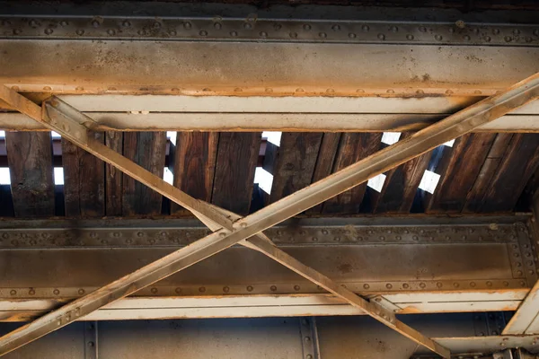 Vigas Hierro Remaches Viejo Puente Madera Del Ferrocarril —  Fotos de Stock
