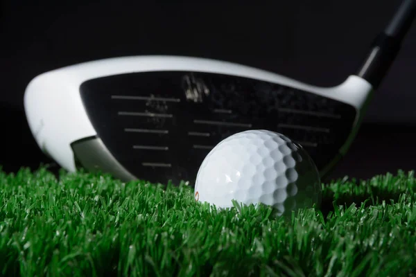 Vezető Golf Klub Fehér Golflabda Magas Zöld — Stock Fotó