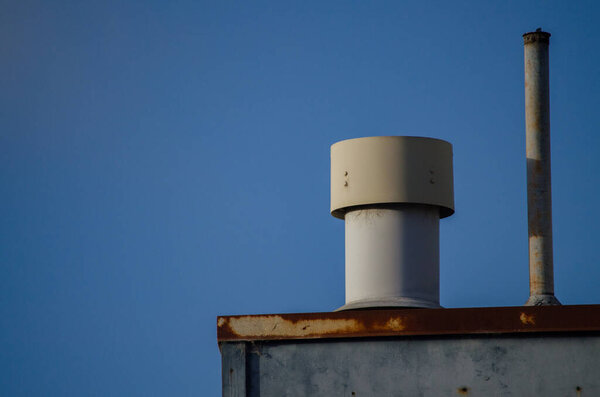 Стек вентиляции металлической крыши