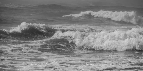 Tempestade Quebrando Ondas Oceânicas — Fotografia de Stock
