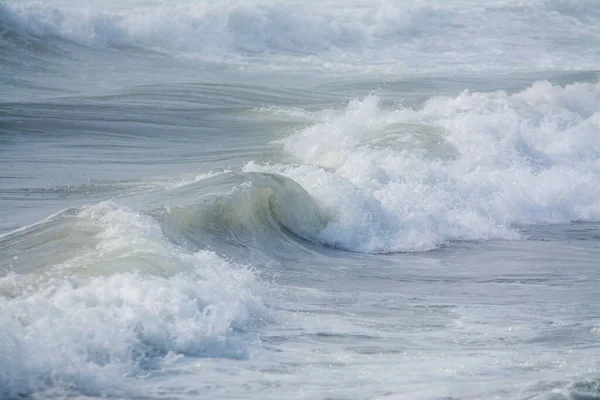 Massicce Onde Che Infrangono Nell Oceano — Foto Stock
