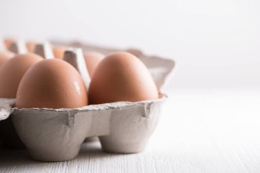 kahverengi yumurta karton