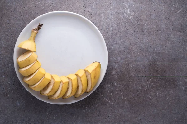 Scliced Banán White Plate — Stock fotografie