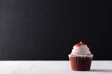 Kırmızı Kadife Kek Koyu