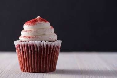 Kırmızı Kadife Kek Koyu