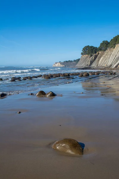 Bowling Topu Plajı California Büyük Kaya Çıkıntısı — Stok fotoğraf