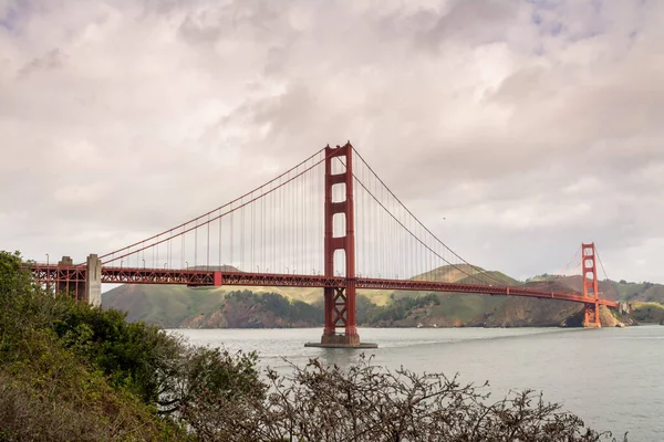 サンフランシスコ湾ゴールデンゲートブリッジ — ストック写真
