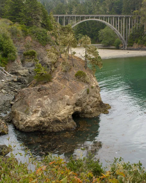 Paysage Une Grotte Marine Avec Pont Derrière — Photo