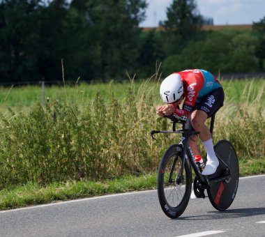 Genly, Belçika - 25 Temmuz 2023: Tour de Wallonie, sahne 4, duruşma zamanı, Cdric Beullens