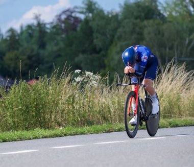 Genly, Belçika - 25 Temmuz 2023: Tour de Wallonie, sahne 4, duruşma zamanı, Jake Stewart