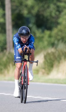 Genly, Belçika - 25 Temmuz 2023: Tour de Wallonie, sahne 4, duruşma zamanı, Jean-Louis Le Ny