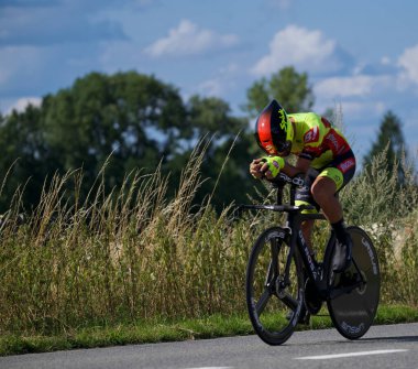 Genly, Belçika - 25 Temmuz 2023: Tour de Wallonie, sahne 4, duruşma zamanı, Marco Tthe
