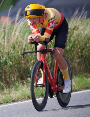 Genly, Belçika - 25 Temmuz 2023: Tour de Wallonie, sahne 4, duruşma zamanı, Tord Gudmestad