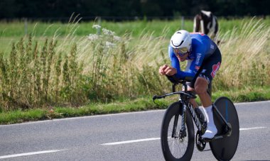 Genly, Belçika - 25 Temmuz 2023: Tour de Wallonie, sahne 4, duruşma zamanı, Xandro Meurisse