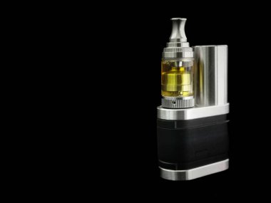 Gelişmiş kişisel buharlaştırıcı veya e-sigara Vintage tarzı, yan yana