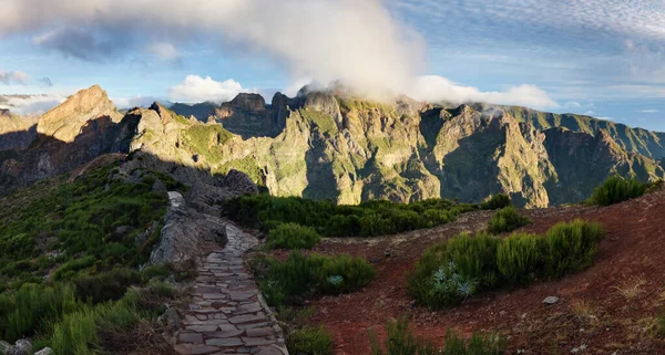 Szcenírozott Kilátás Túra Pico Arieiro Pico Ruivo Madeira — Stock Fotó