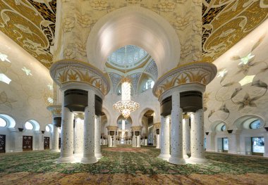 Abu Dhabi - Interior of Grand mosque, UAE