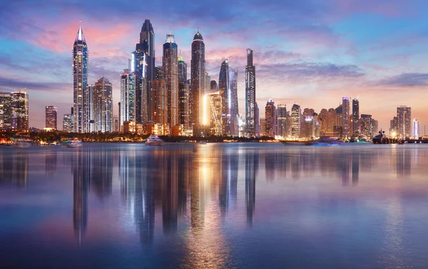 Dubai Panorama Skyline Dramatic Sunset Marina United Arab Emirates — Fotografia de Stock