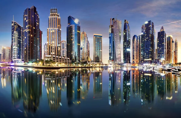 Dubai Πόλη Ορίζοντα Πανόραμα Στο Ηλιοβασίλεμα Uae Μαρίνα Ταξίδια Φωτογραφία — Φωτογραφία Αρχείου