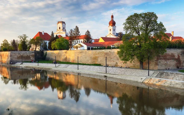 Stadtbild Von Györ Mit Dem Fluss Raba Frühling Ungarn — Stockfoto