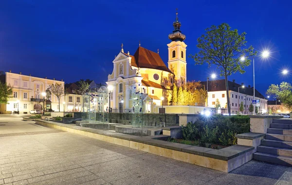 Maďarsko Kostel Náměstí Městě Gyor Noci — Stock fotografie