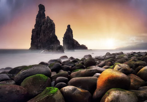 Gyönyörű Táj Atlanti Óceán Tengerpartján Lenyűgöző Nyári Napfelkelte Ilheu Ribeira — Stock Fotó