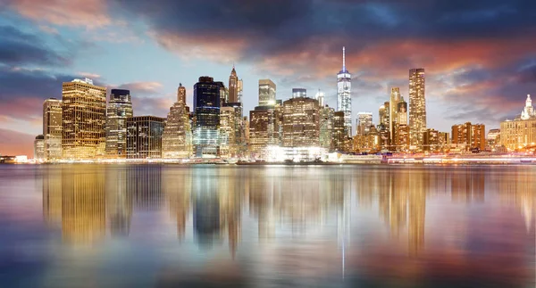 Nova York Skyline Cidade Nascer Sol Com Reflexão — Fotografia de Stock