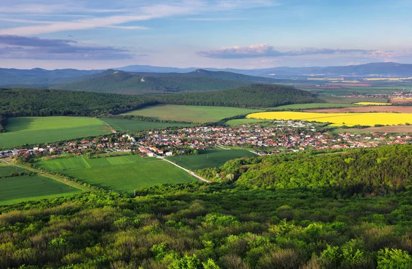 Frühling Berggipfel Zibrica Mit Dorf — Stockfoto