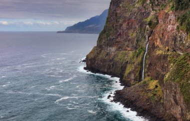 Şelale Veu da Noiva (Gelinin duvağı) - Madeira, Portekiz - doğa geçmişi
