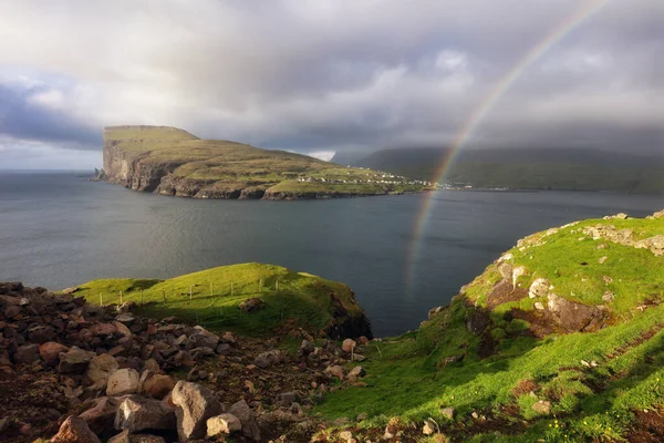 Ilhas Faroé Paisagem Com Arco Íris Vista Risin Kellingin Gigante — Fotografia de Stock