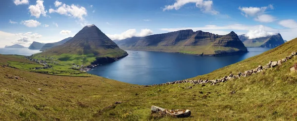 Faroe Islands Waterfall Mlafossur Village Gasadalurron Island Vagar Green Mountain — Stock Photo, Image